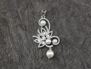 AD and Pearl Pendant with Earrings